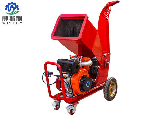 China Small Agricultural Machinery Mobile Wood Chipper And Shredder With 15hp Diesel Engine supplier